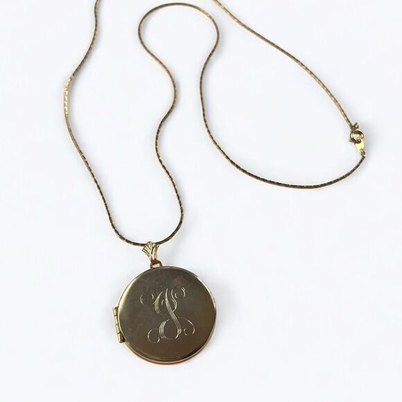 Vintage Gold Monogrammed Locket Necklace - Picture 2 of 4